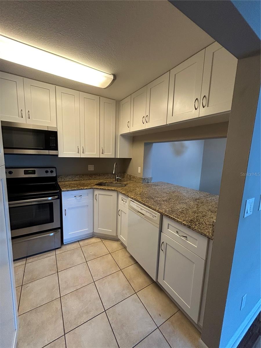 Image 10 of 29 For 8217 Sun Spring Circle C