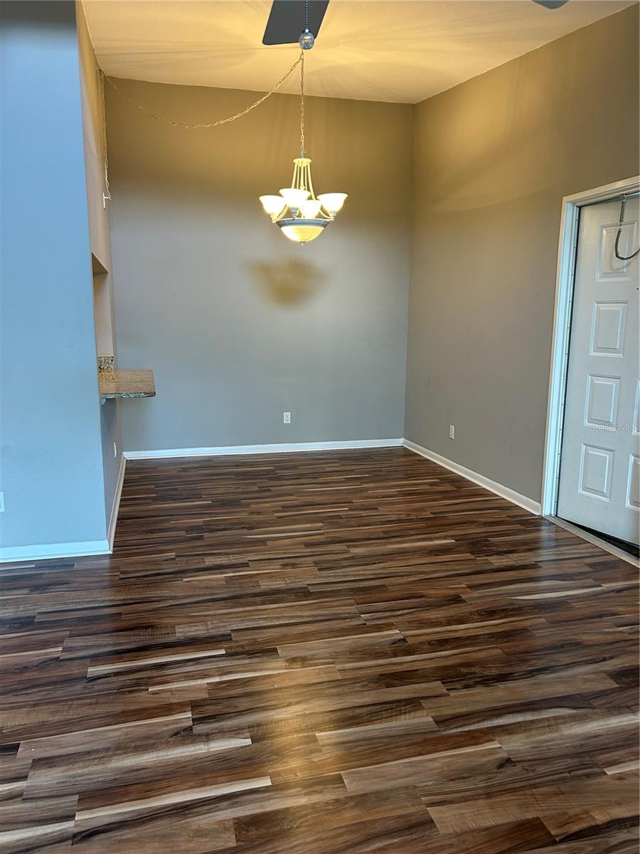 Image 15 of 29 For 8217 Sun Spring Circle C