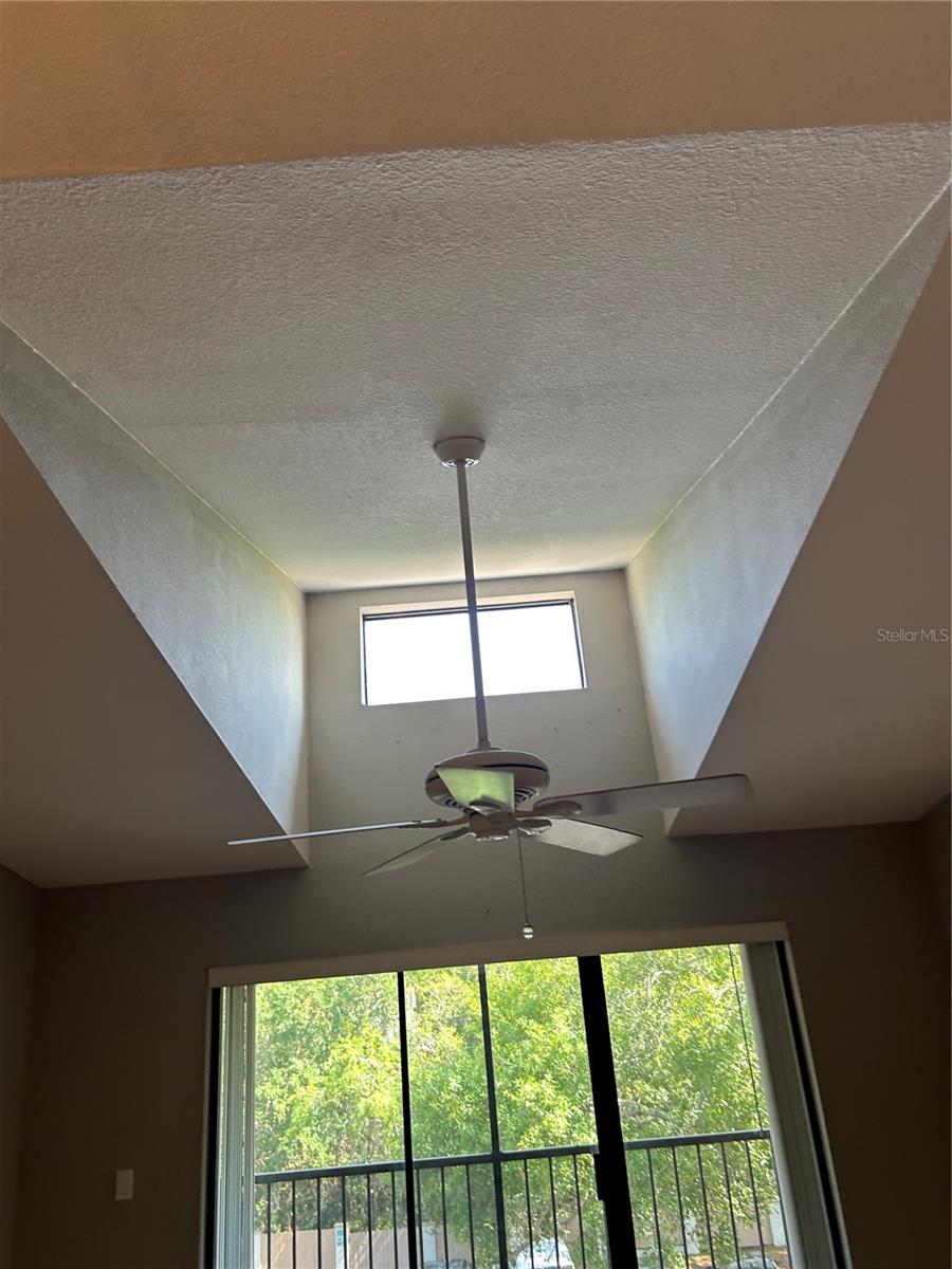 Image 19 of 29 For 8217 Sun Spring Circle C