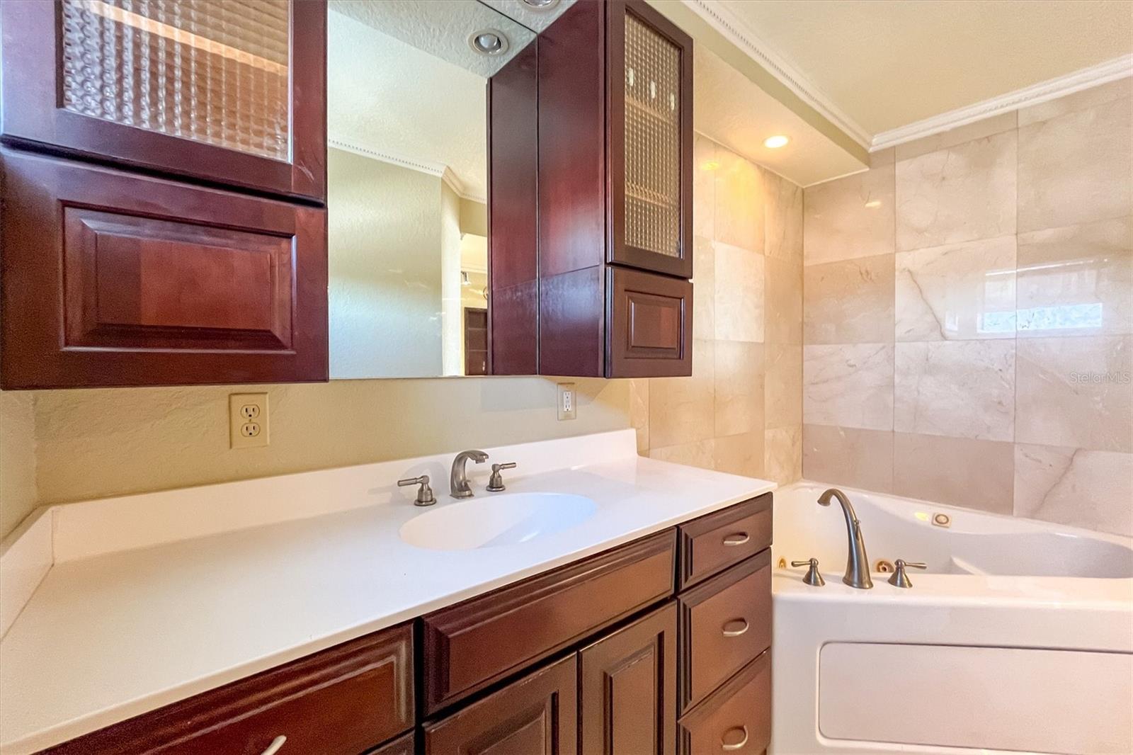 Image 22 of 46 For 690 Osceola Avenue 607