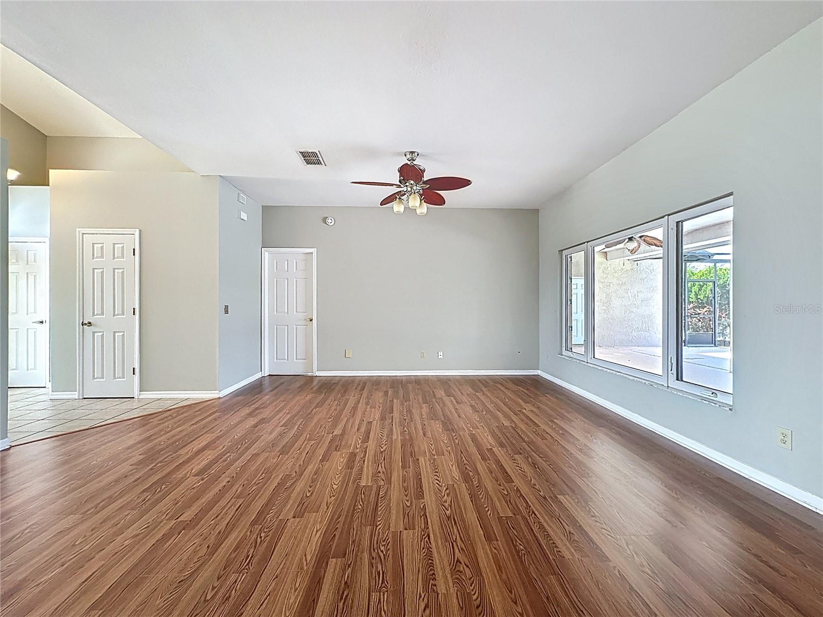 Image 12 of 48 For 2150 Emperor Dr.