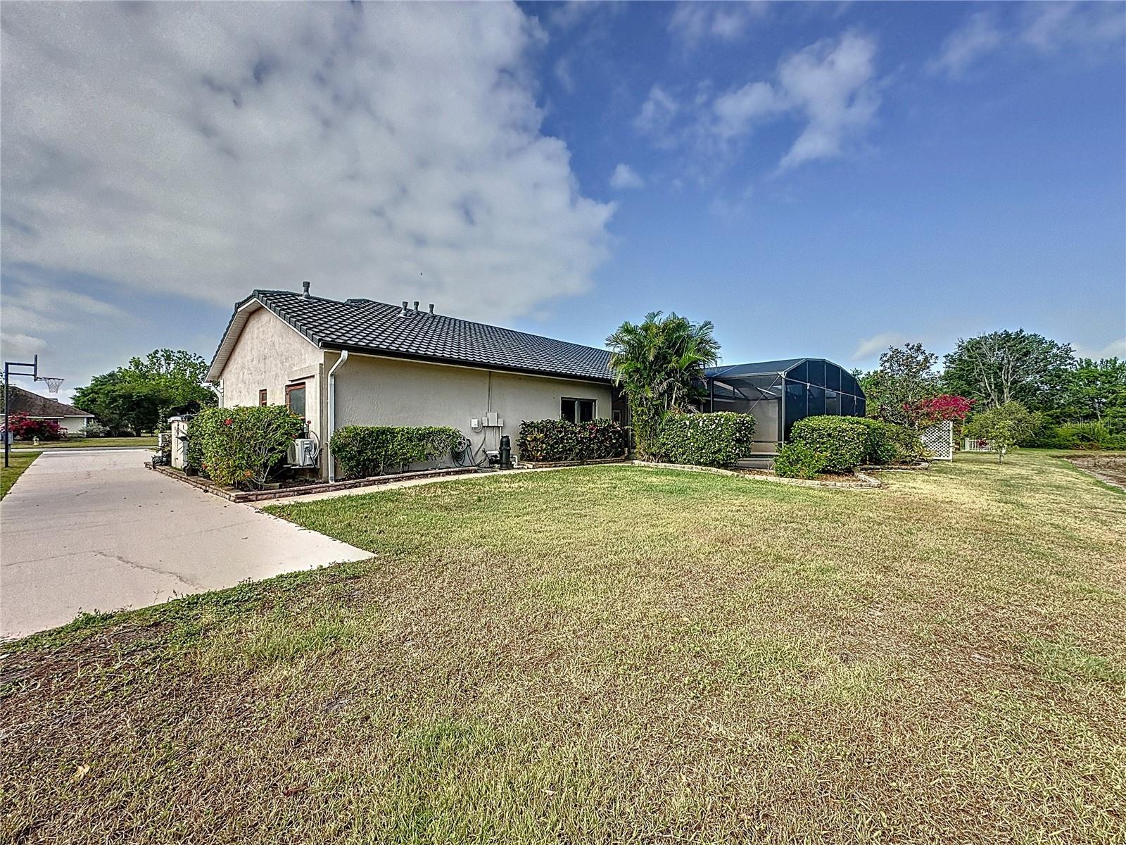 Image 4 of 48 For 2150 Emperor Dr.