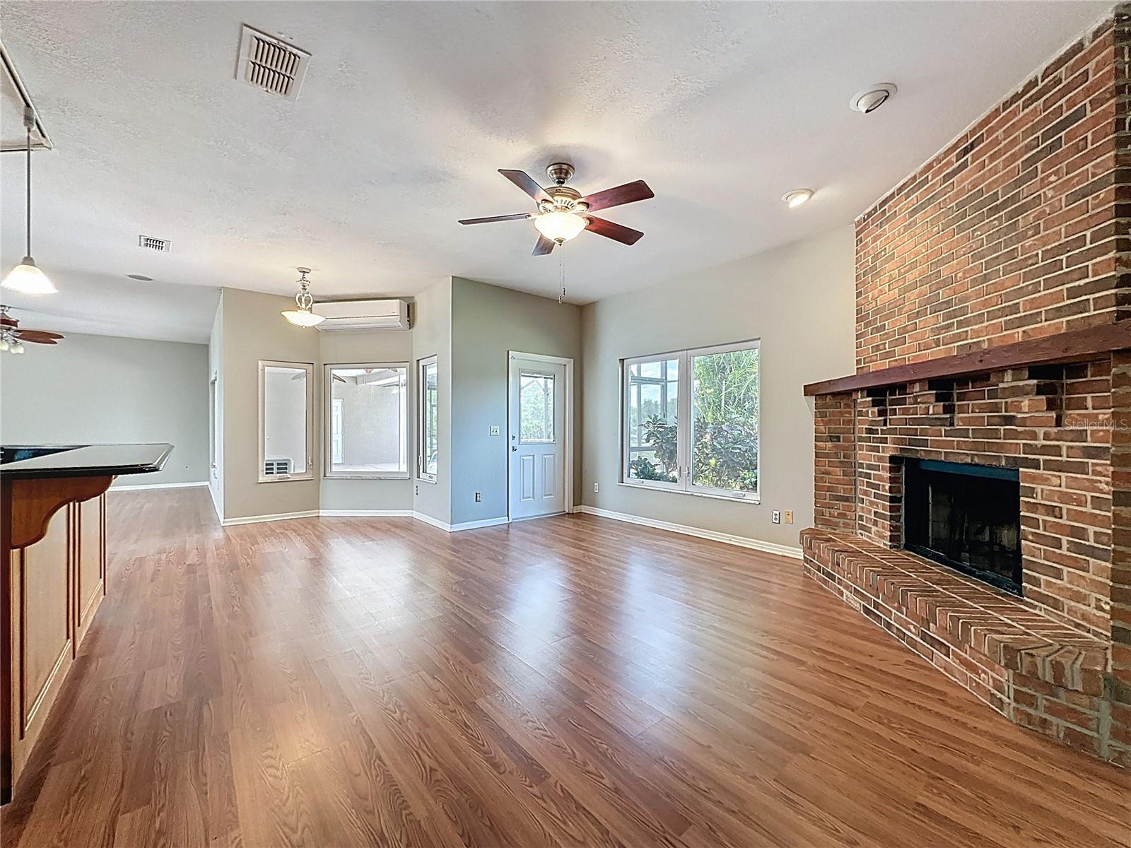 Image 8 of 48 For 2150 Emperor Dr.