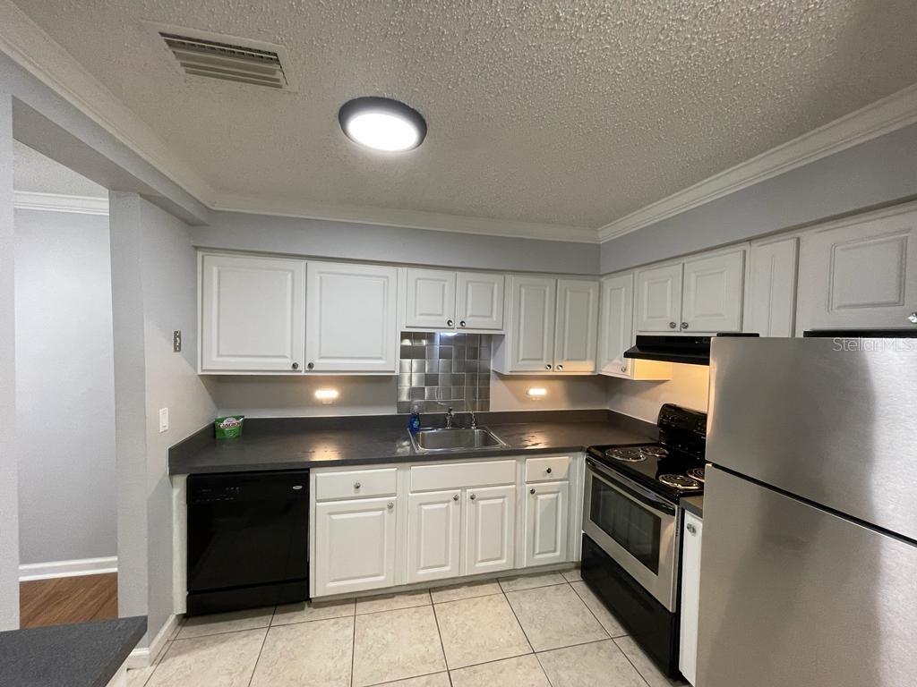 Image 13 of 73 For 492 Banyon Tree Circle Unit 204