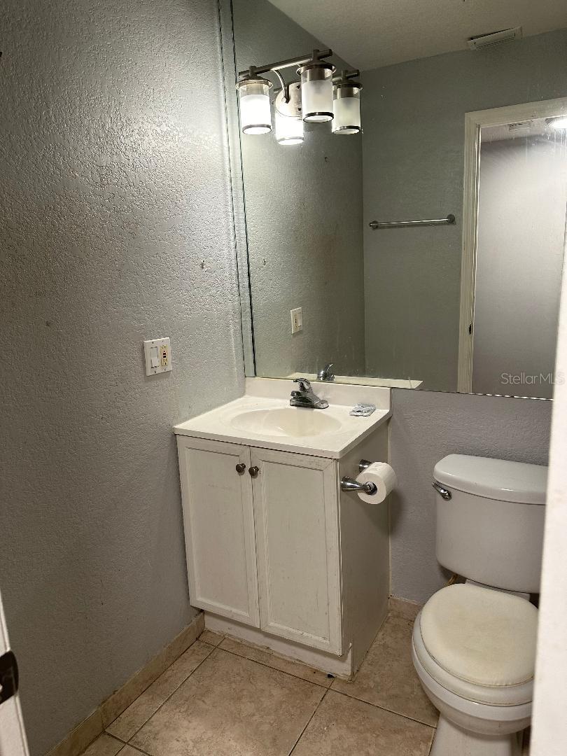 Image 26 of 73 For 492 Banyon Tree Circle Unit 204