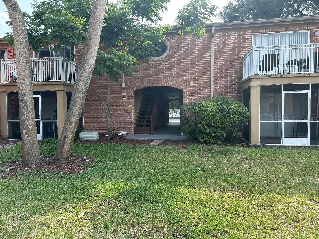 Image 54 of 73 For 492 Banyon Tree Circle Unit 204