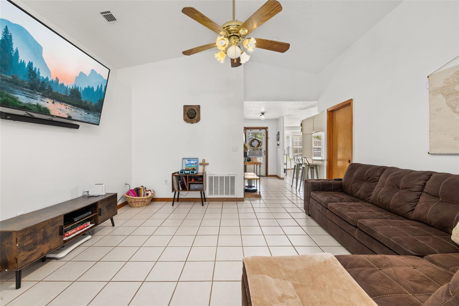 Image 2 of 21 For 1543 Reade Circle