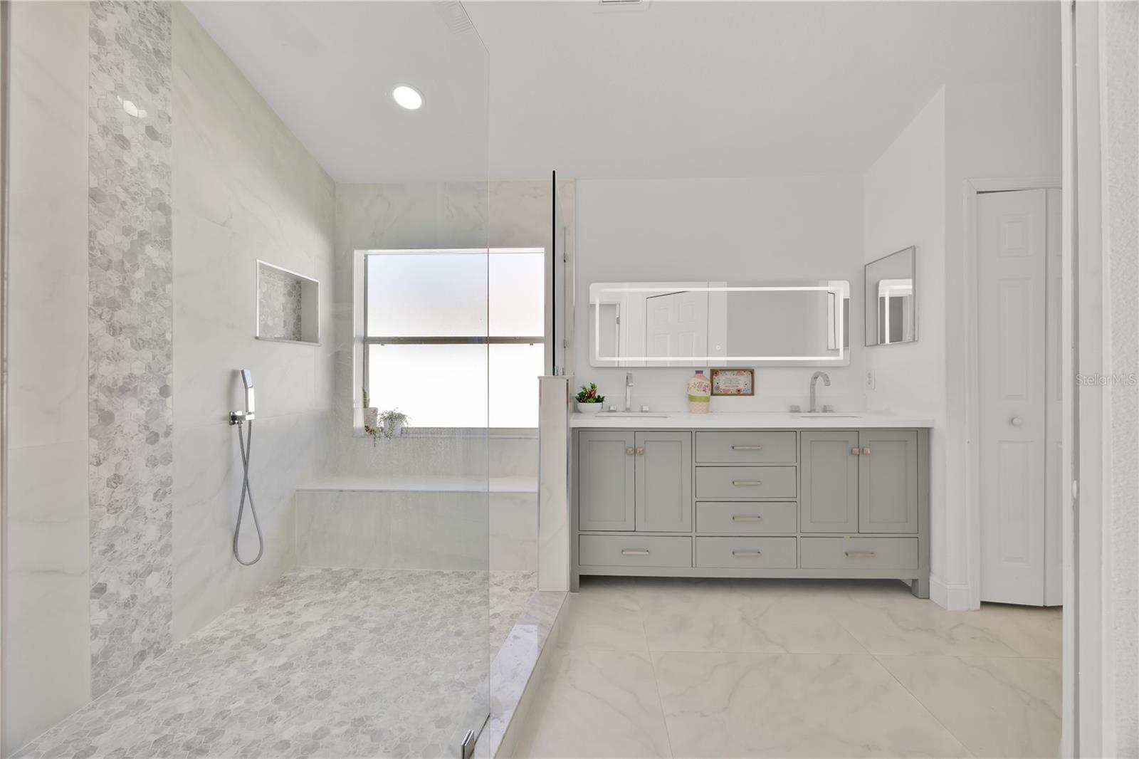 Image 17 of 27 For 2642 Gold Dust Cir.