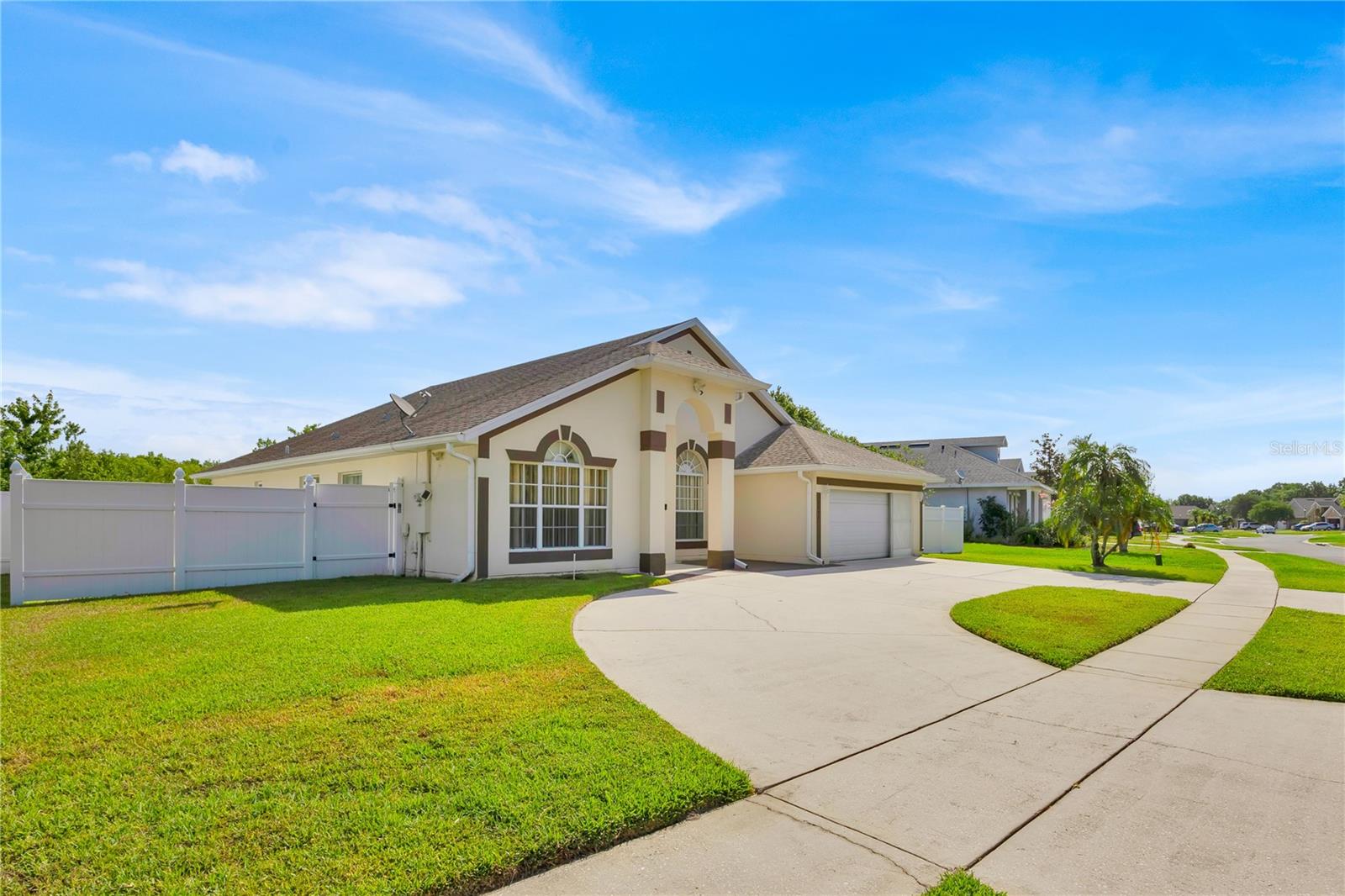 Image 3 of 27 For 2642 Gold Dust Cir.