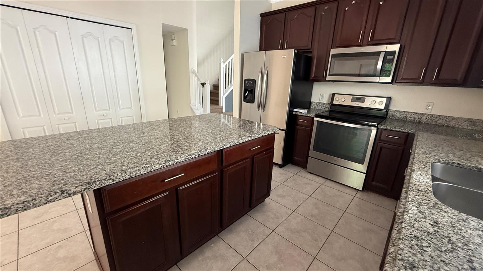 Image 14 of 63 For 979 Hacienda Circle