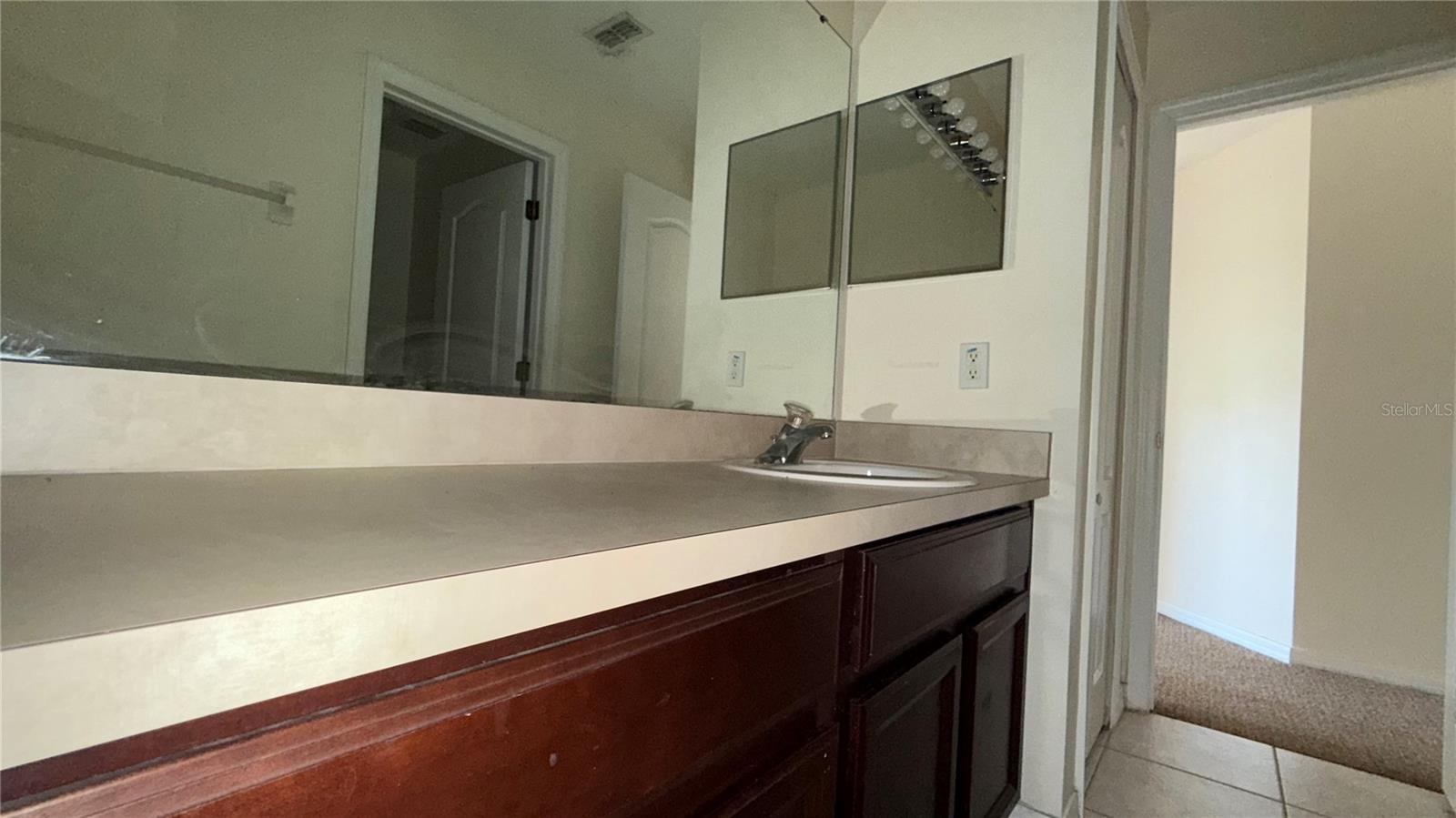 Image 39 of 63 For 979 Hacienda Circle