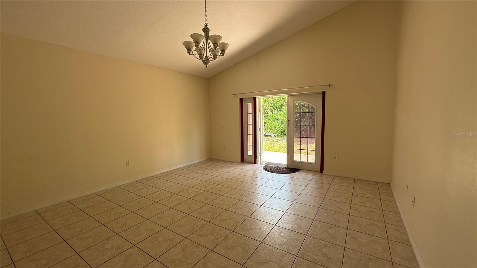 Image 47 of 63 For 979 Hacienda Circle