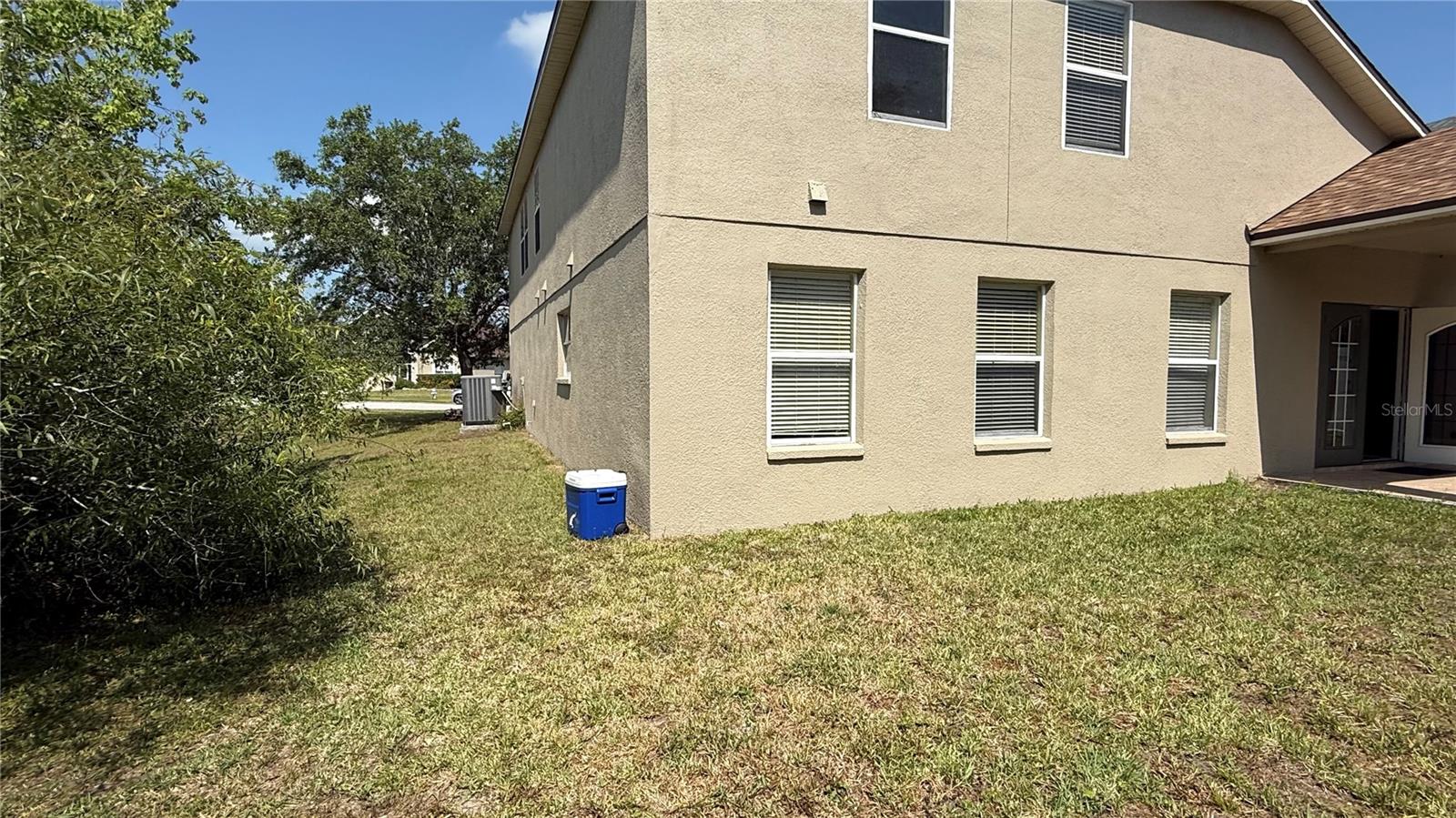 Image 5 of 63 For 979 Hacienda Circle