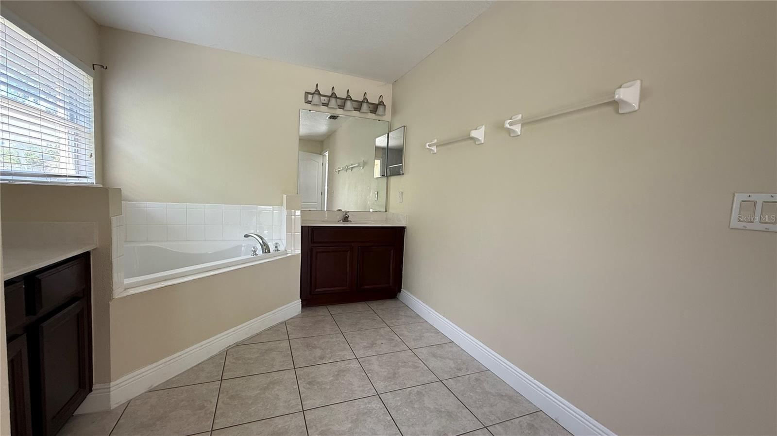 Image 57 of 63 For 979 Hacienda Circle