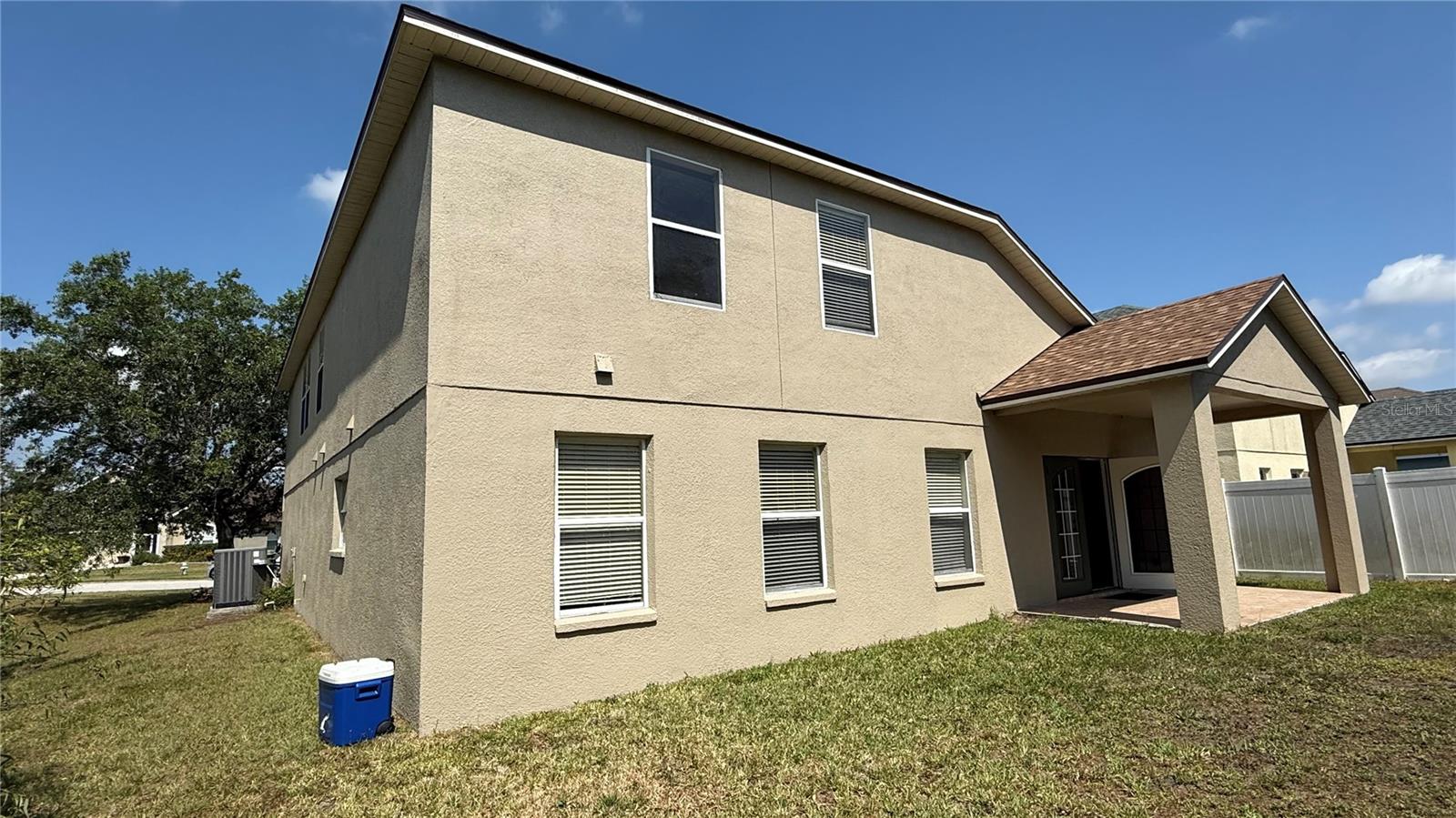 Image 6 of 63 For 979 Hacienda Circle