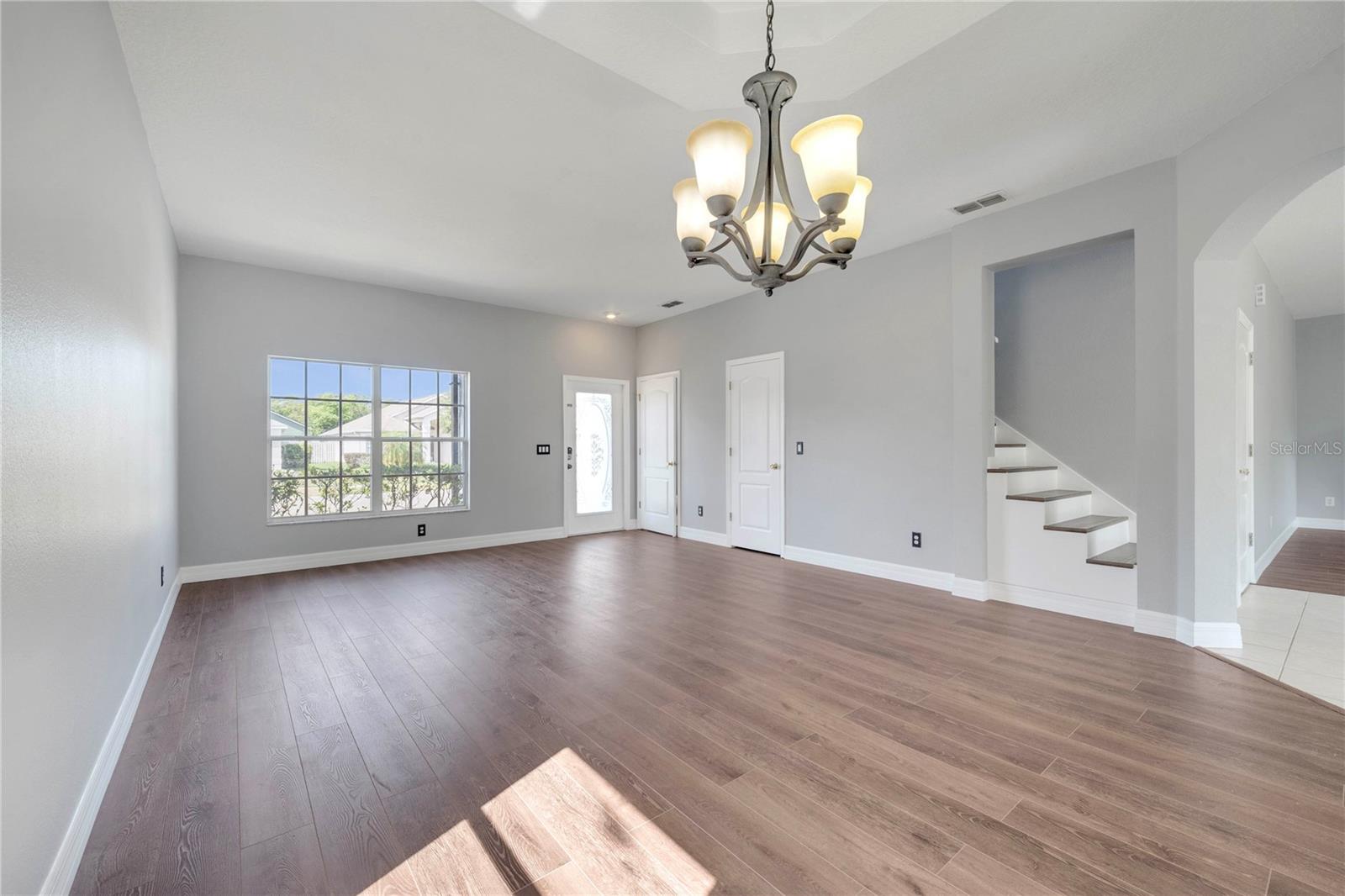 Image 14 of 64 For 5768 Los Palma Vista Drive