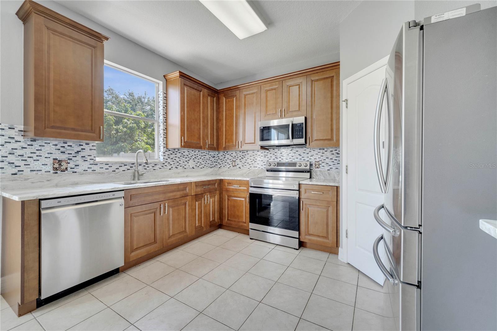 Image 18 of 64 For 5768 Los Palma Vista Drive