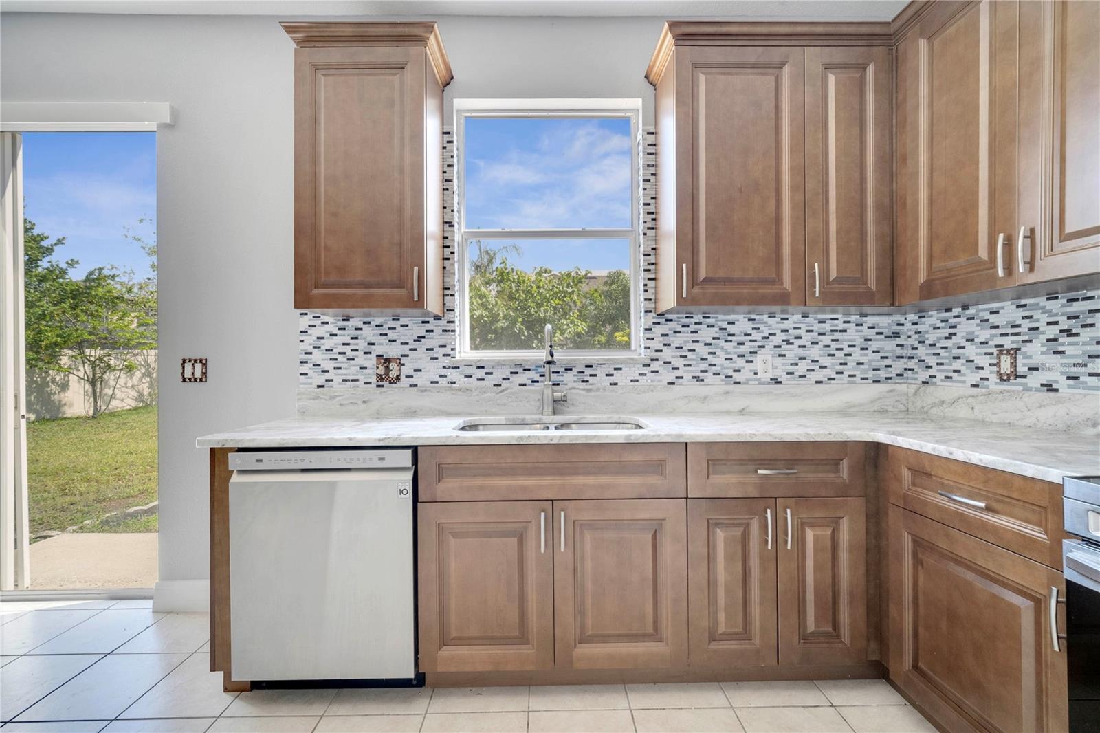 Image 19 of 64 For 5768 Los Palma Vista Drive