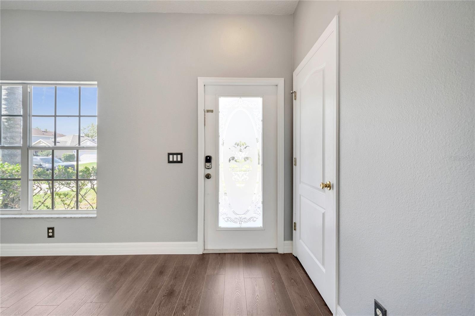 Image 6 of 64 For 5768 Los Palma Vista Drive