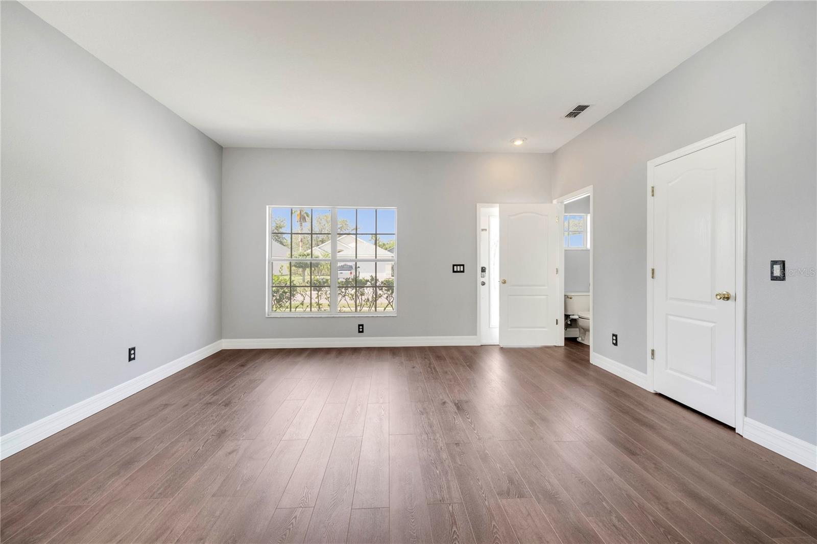 Image 7 of 64 For 5768 Los Palma Vista Drive