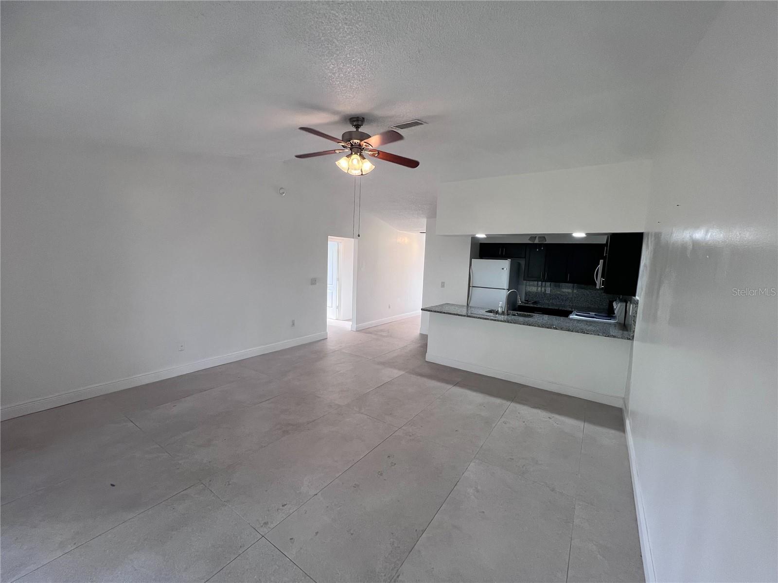 Image 4 of 10 For 686 Royalty Court