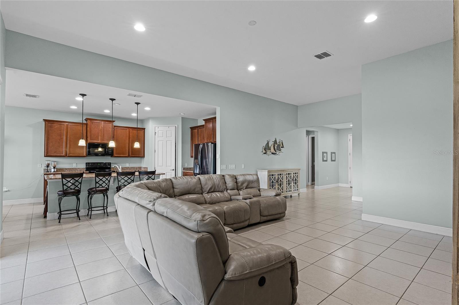 Image 10 of 70 For 3881 Shoreside Drive