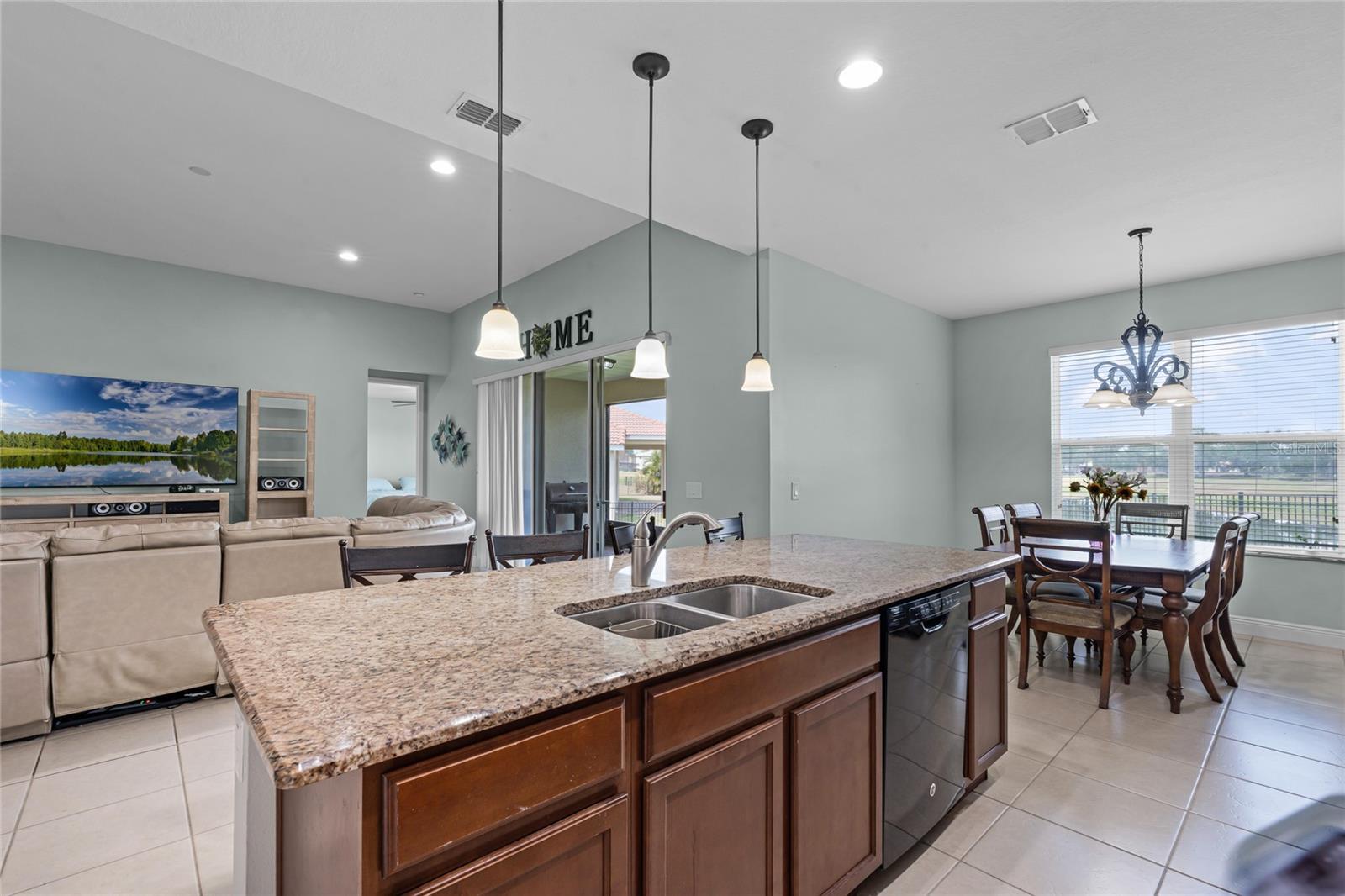 Image 16 of 70 For 3881 Shoreside Drive