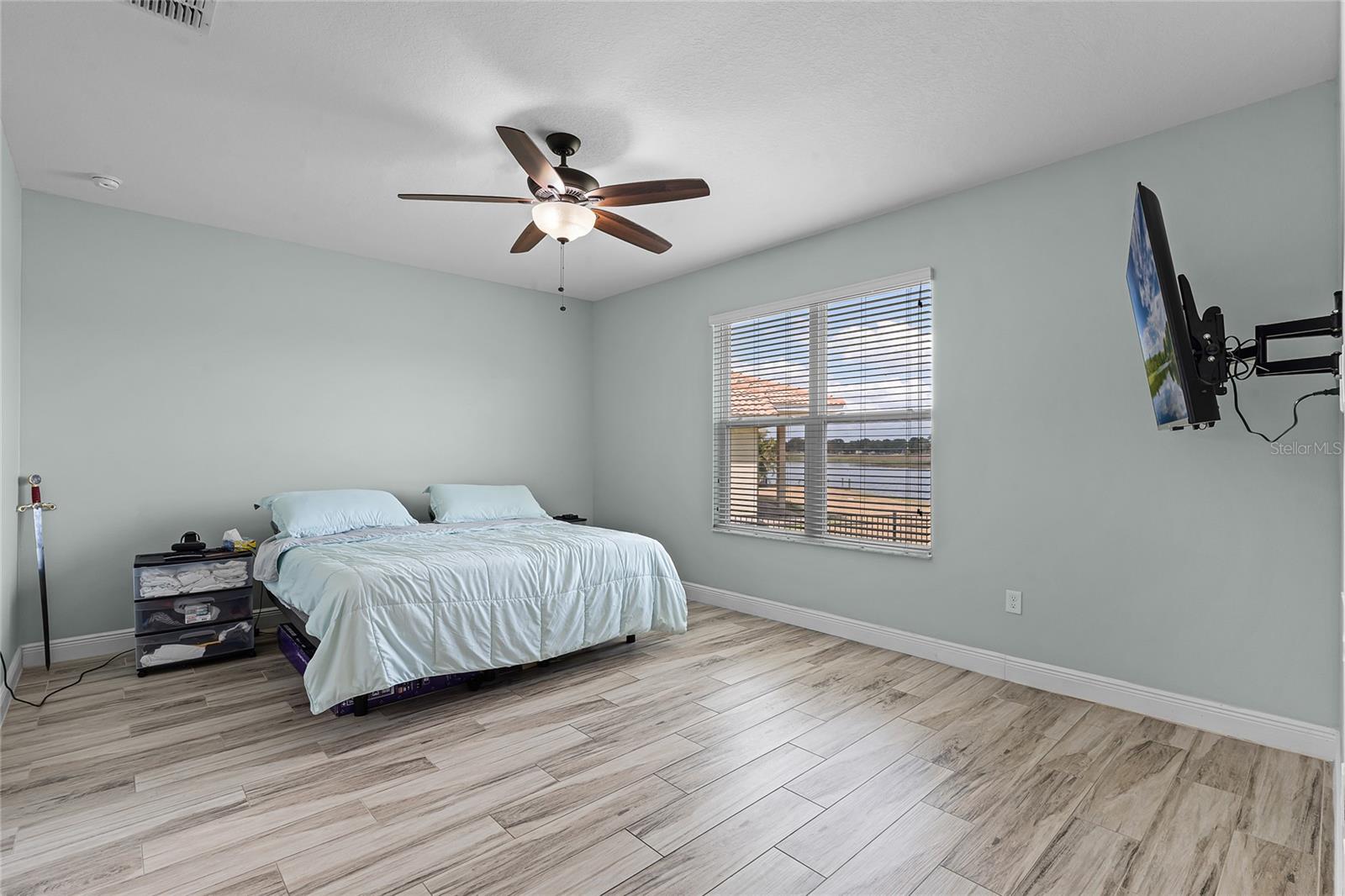 Image 18 of 70 For 3881 Shoreside Drive