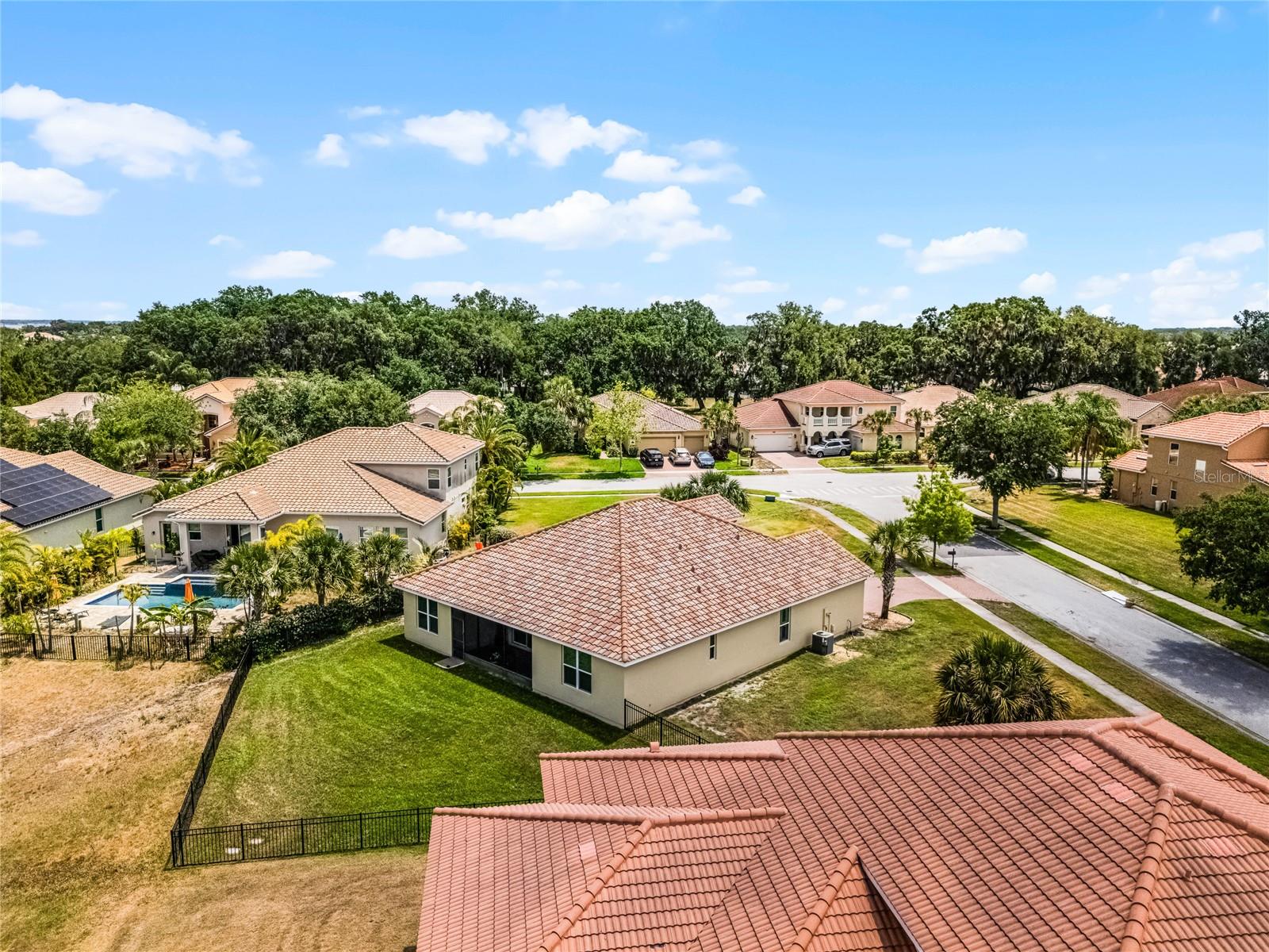 Image 35 of 70 For 3881 Shoreside Drive
