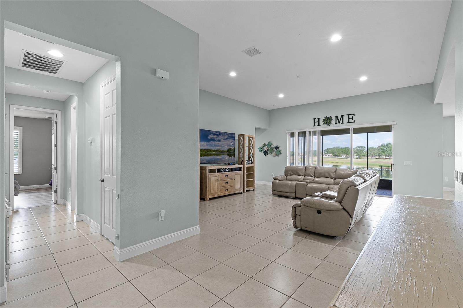 Image 4 of 70 For 3881 Shoreside Drive