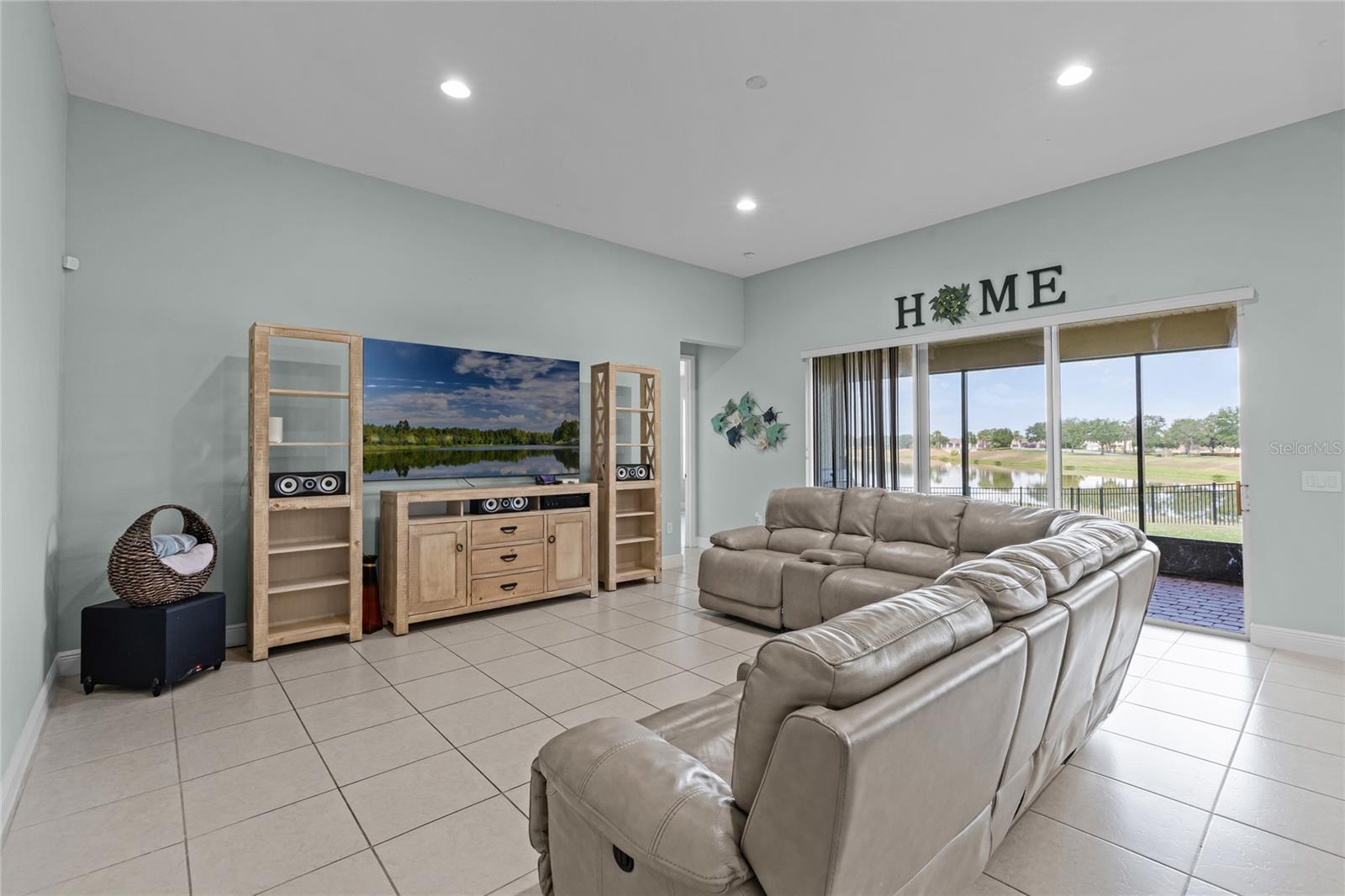 Image 7 of 70 For 3881 Shoreside Drive