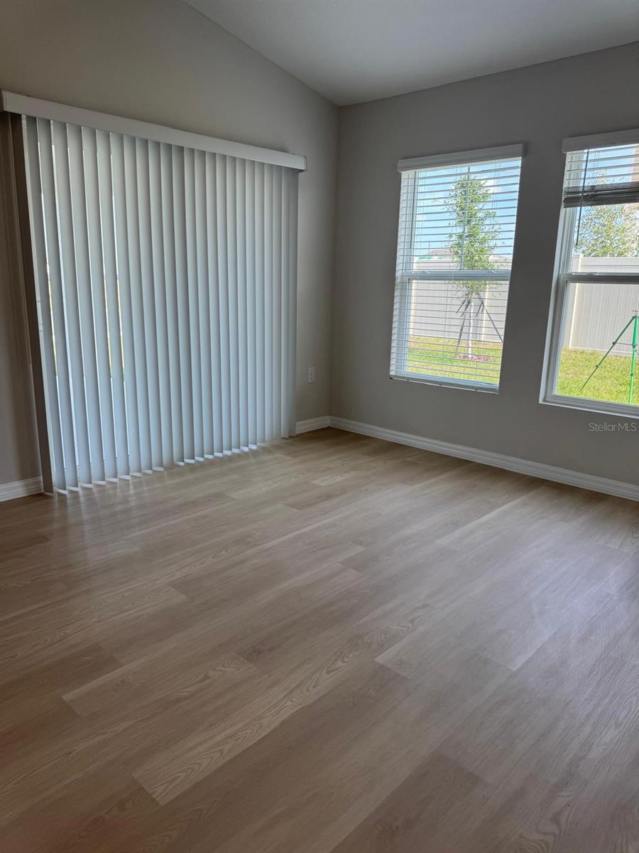 Image 10 of 22 For 1090 Foreshore Ln