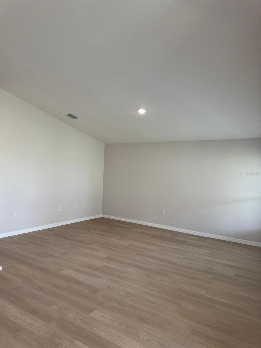 Image 11 of 22 For 1090 Foreshore Ln