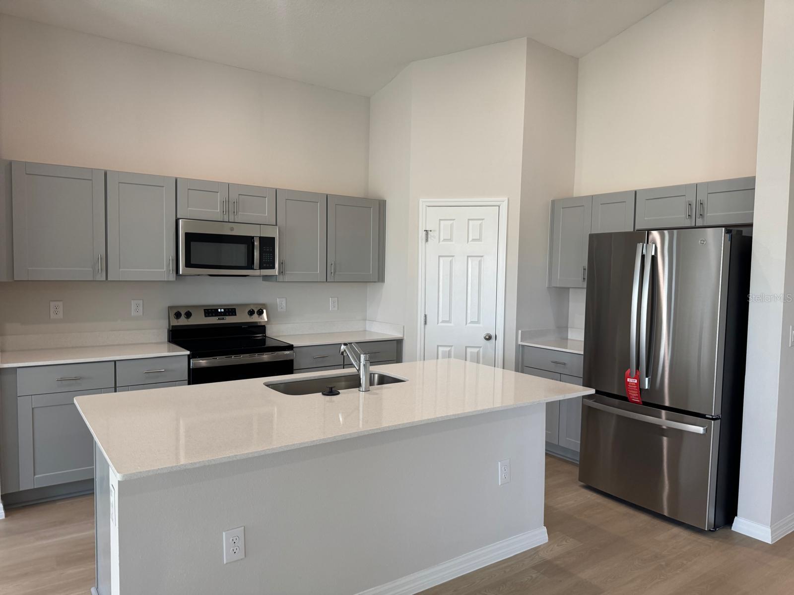 Image 13 of 22 For 1090 Foreshore Ln