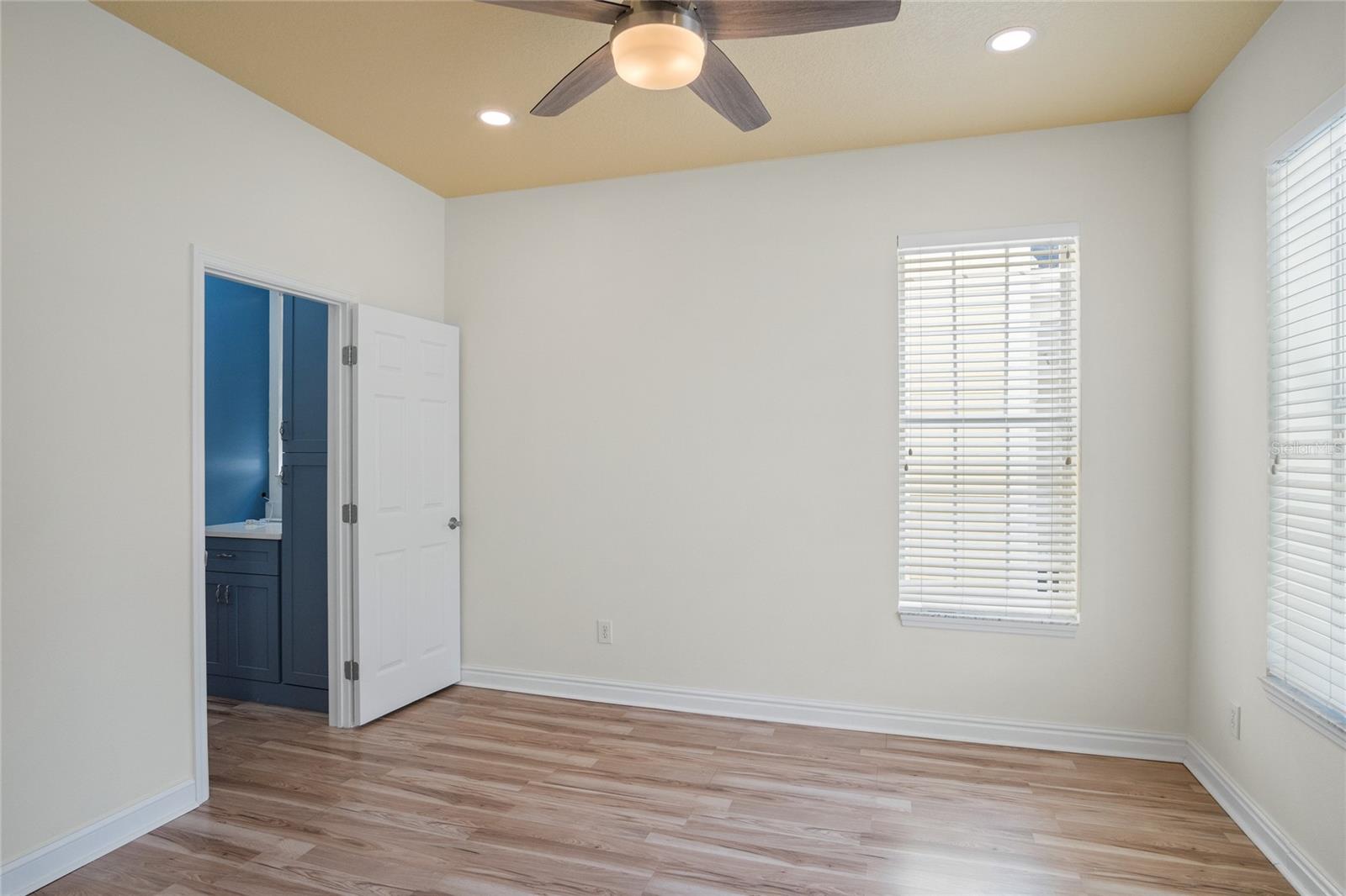 Listing photo id 12 for 1115 Mosaic Drive