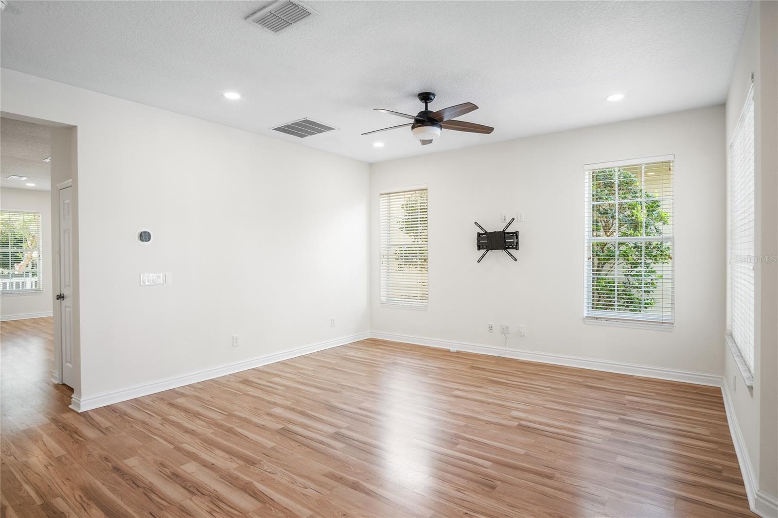 Listing photo id 14 for 1115 Mosaic Drive