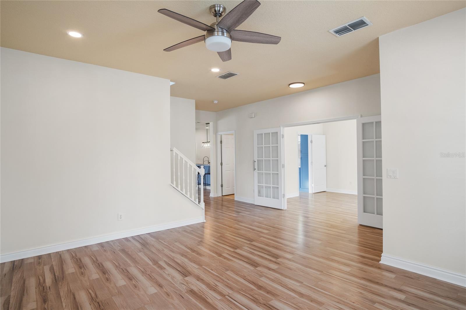 Listing photo id 17 for 1115 Mosaic Drive
