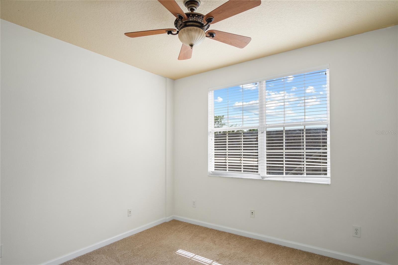 Listing photo id 21 for 1115 Mosaic Drive