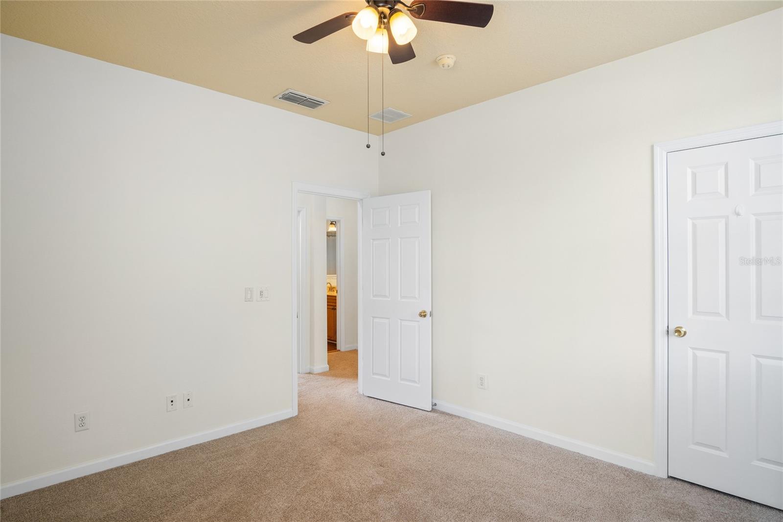 Listing photo id 23 for 1115 Mosaic Drive
