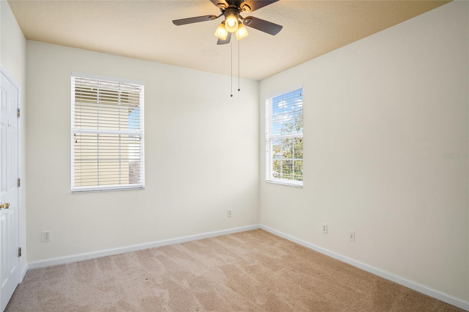 Listing photo id 24 for 1115 Mosaic Drive