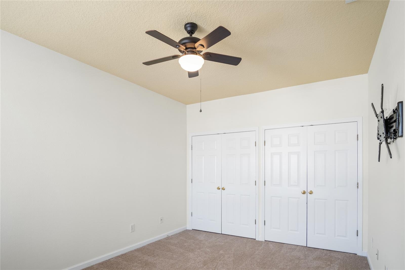Listing photo id 25 for 1115 Mosaic Drive