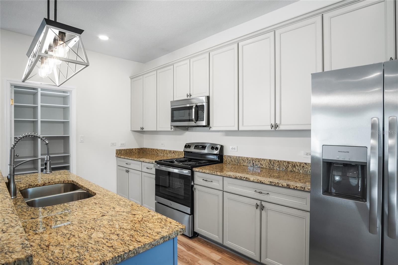 Listing photo id 1 for 1115 Mosaic Drive