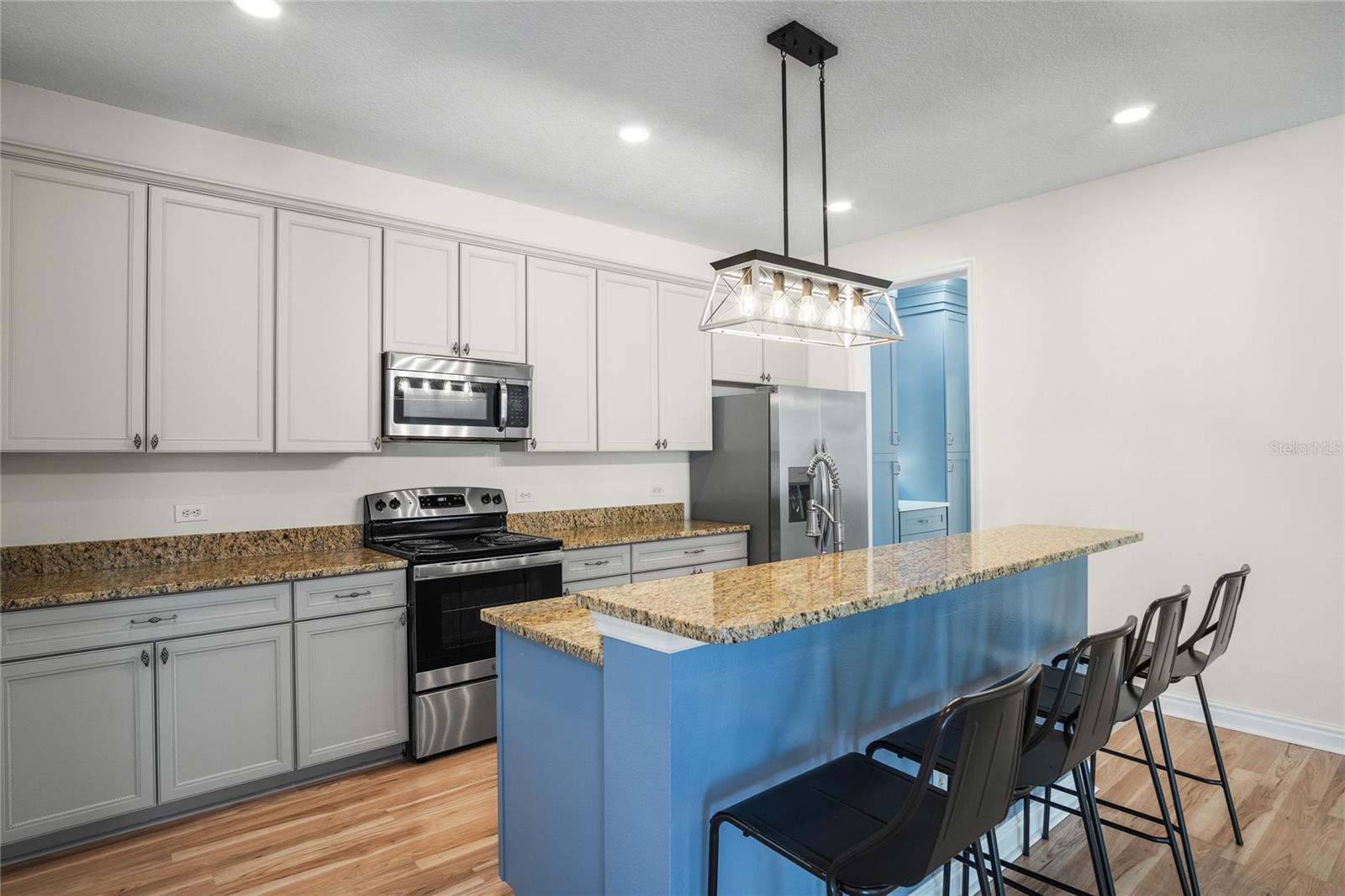 Listing photo id 4 for 1115 Mosaic Drive