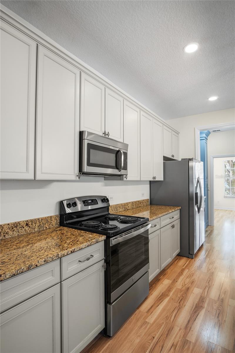 Listing photo id 5 for 1115 Mosaic Drive