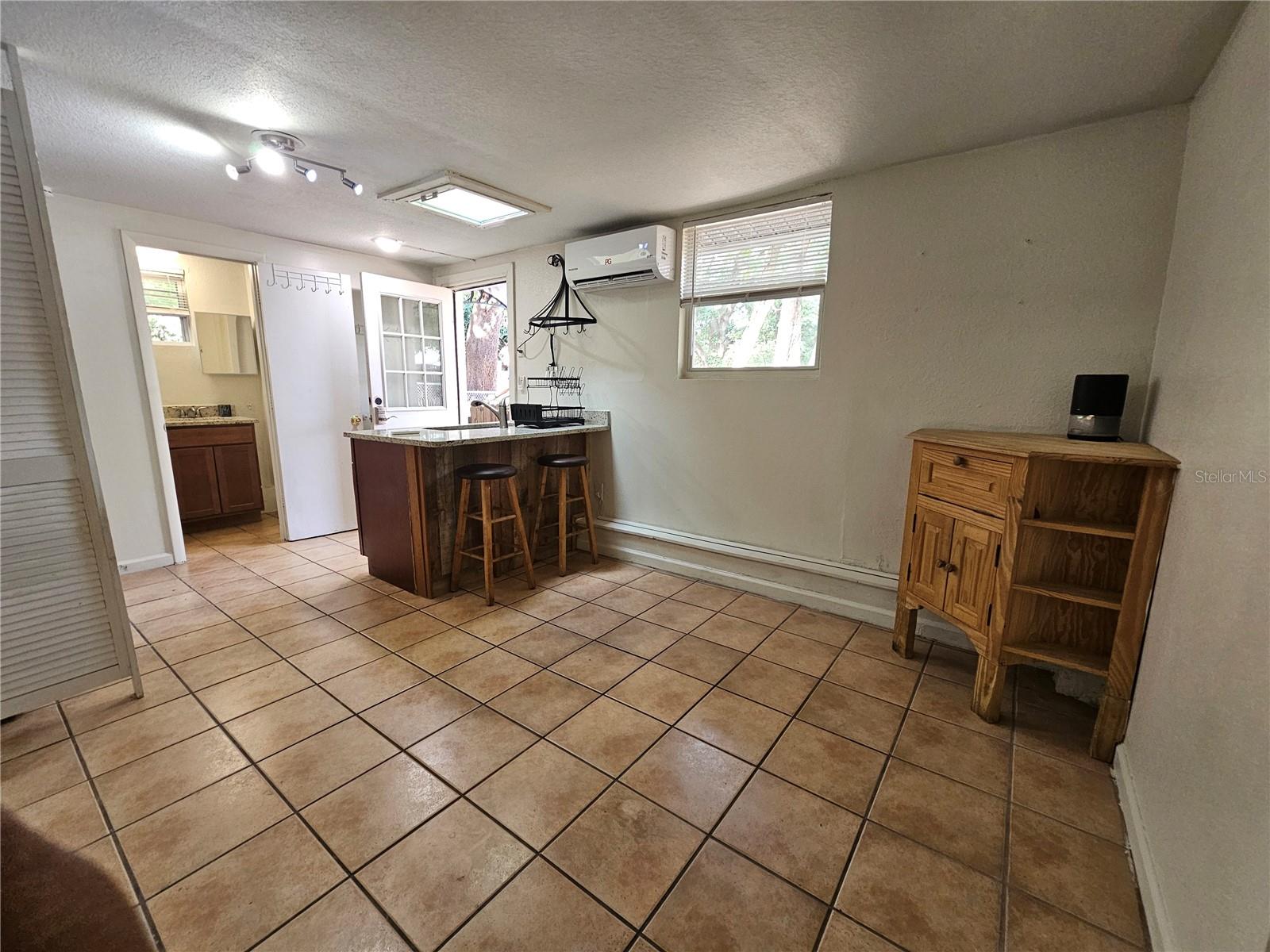 Image 4 of 7 For 915 25th Street