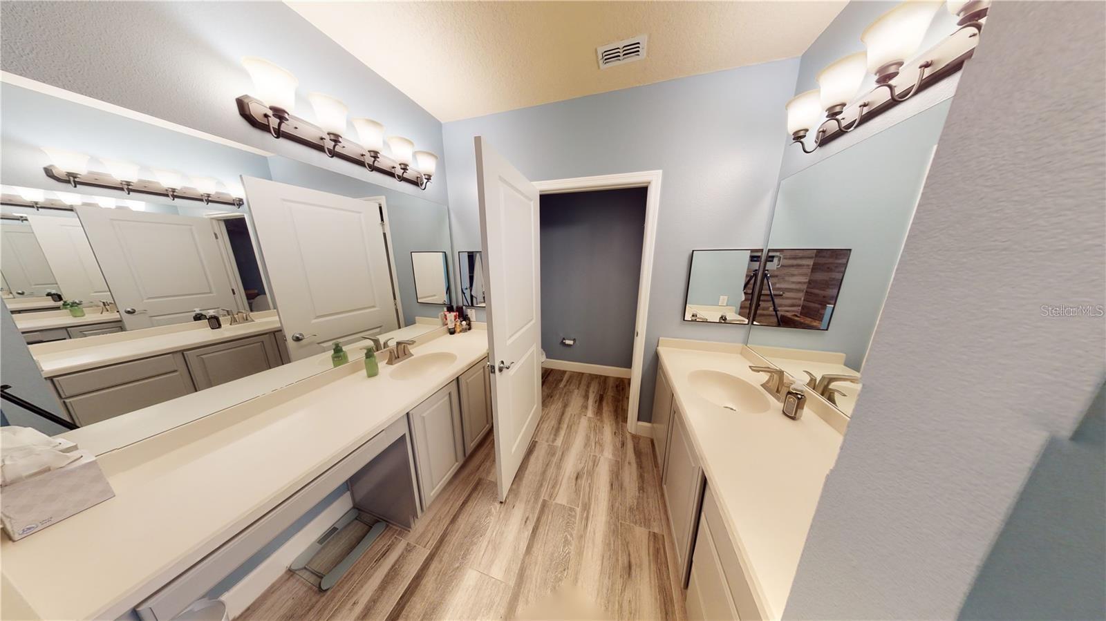 Image 15 of 18 For 1230 Wright Circle 101