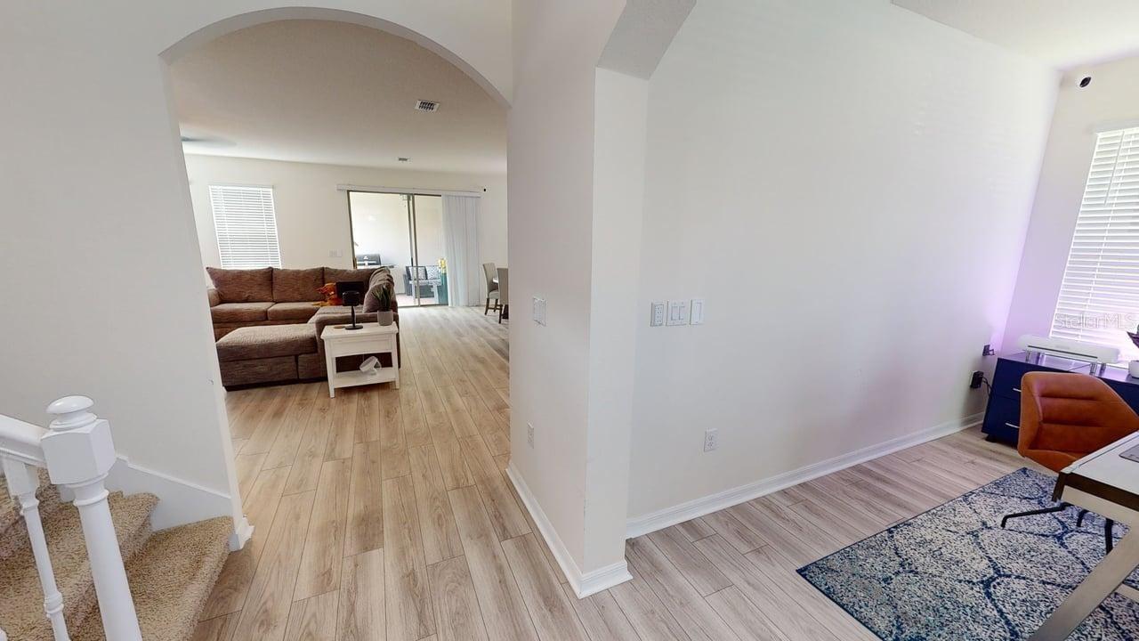 Image 11 of 21 For 9372 Mclaren Alley