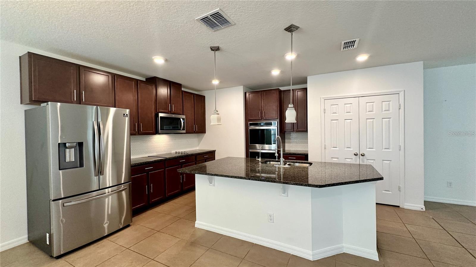 Image 5 of 22 For 2922 Crest Drive