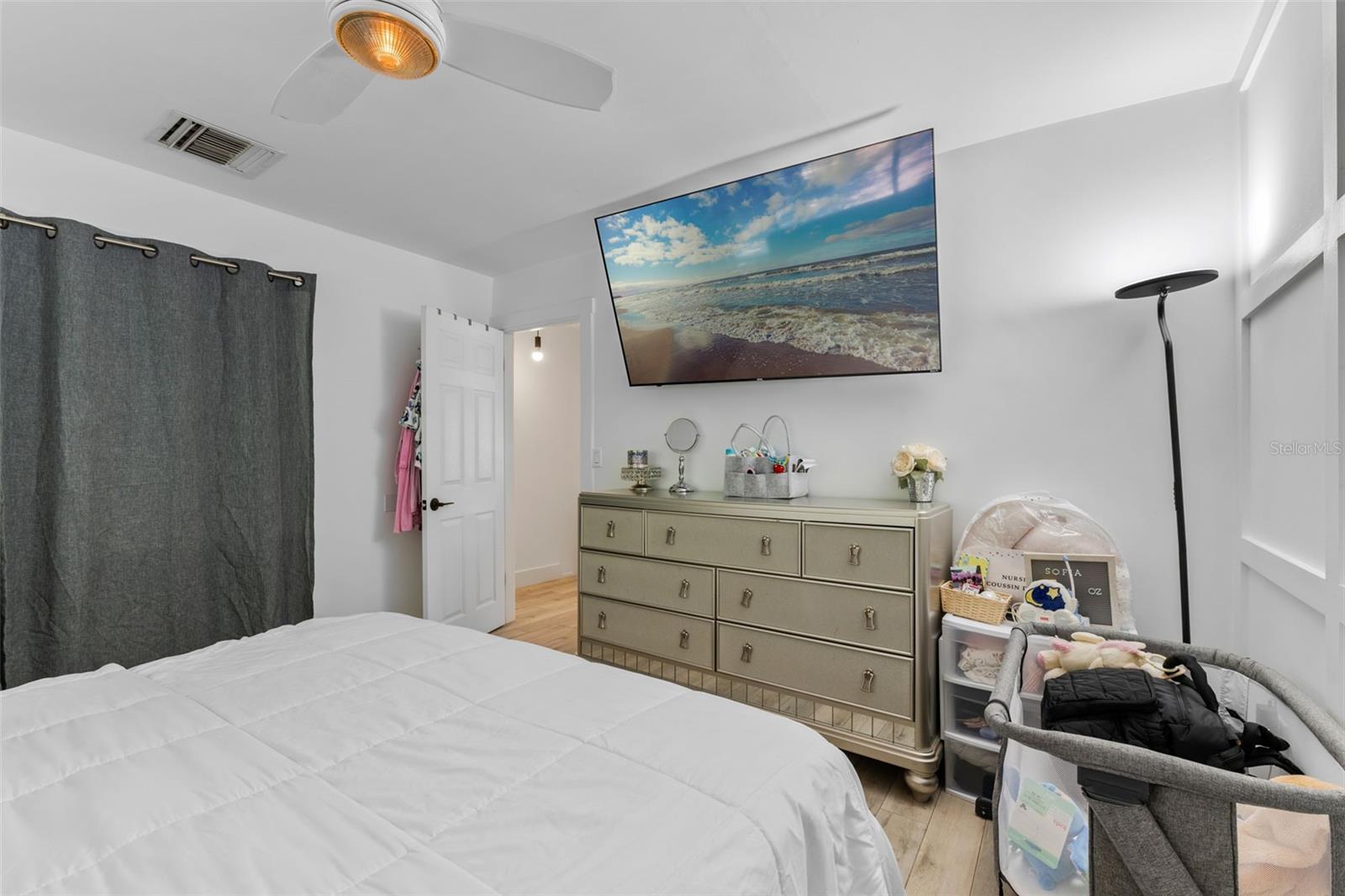 Image 13 of 20 For 5234 Eaglesmere Drive D04