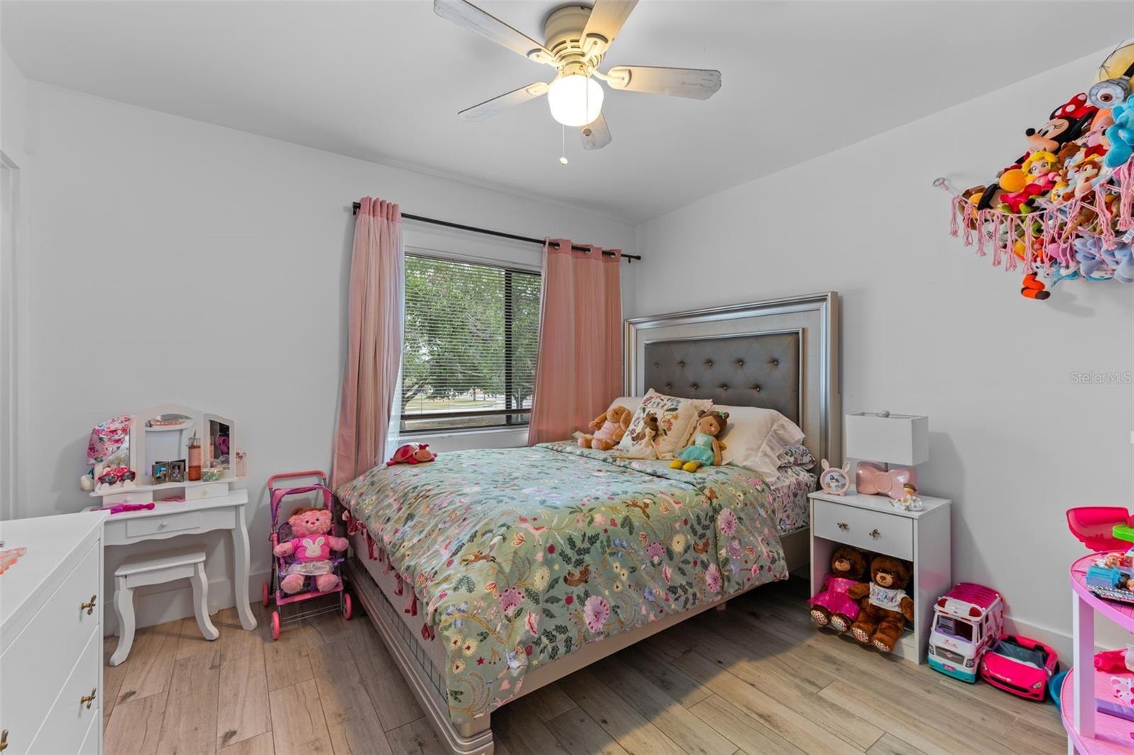 Image 14 of 20 For 5234 Eaglesmere Drive D04